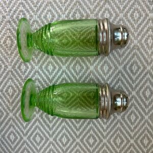 Urianum Glass Salt and pepper shakers